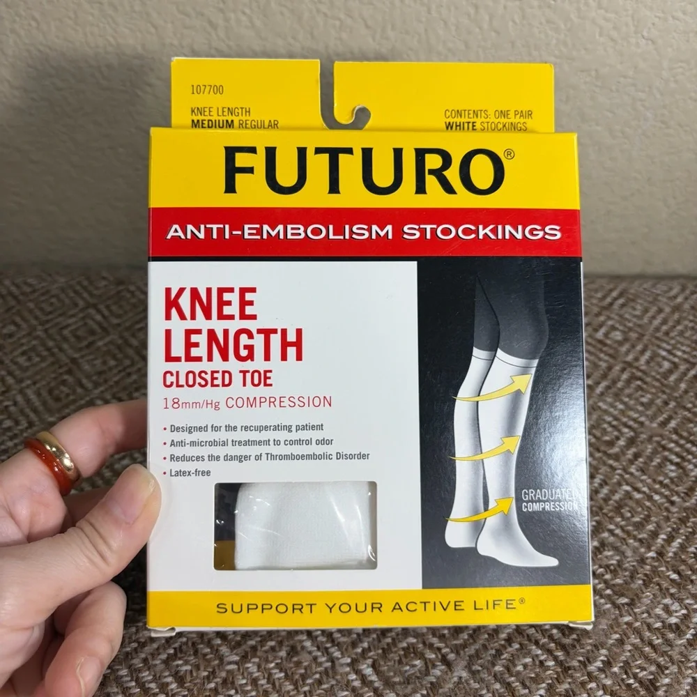 3M Futuro Anti-Embolism Knee Length Closed Toe Stockings Sz M White Moderate